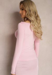 Renee - Różowa Bluzka z Drapowaniem z Przodu Arnille. Okazja: na co dzień. Kolor: różowy. Styl: casual #5
