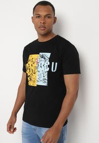 Born2be - Czarna Bawełniana Koszulka T-Shirt z Krótkim Rękawem i Ozdobnym Nadrukiem Branessa. Okazja: na co dzień. Kolor: czarny. Materiał: bawełna. Długość rękawa: krótki rękaw. Długość: krótkie. Wzór: nadruk. Styl: casual