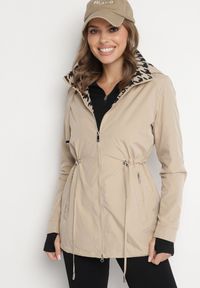 Born2be - Ciemnobeżowa Kurtka Parka Ściągana w Pasie Aridra. Okazja: na spacer, na co dzień. Kolor: beżowy. Materiał: jeans. Styl: casual, elegancki #1