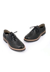 Zapato - półbuty - skóra naturalna - model 258 - kolor czarny błyszczący. Nosek buta: okrągły. Zapięcie: sznurówki. Kolor: czarny. Materiał: skóra. Wzór: kolorowy. Sezon: lato. Obcas: na obcasie. Styl: klasyczny, elegancki. Wysokość obcasa: niski #4