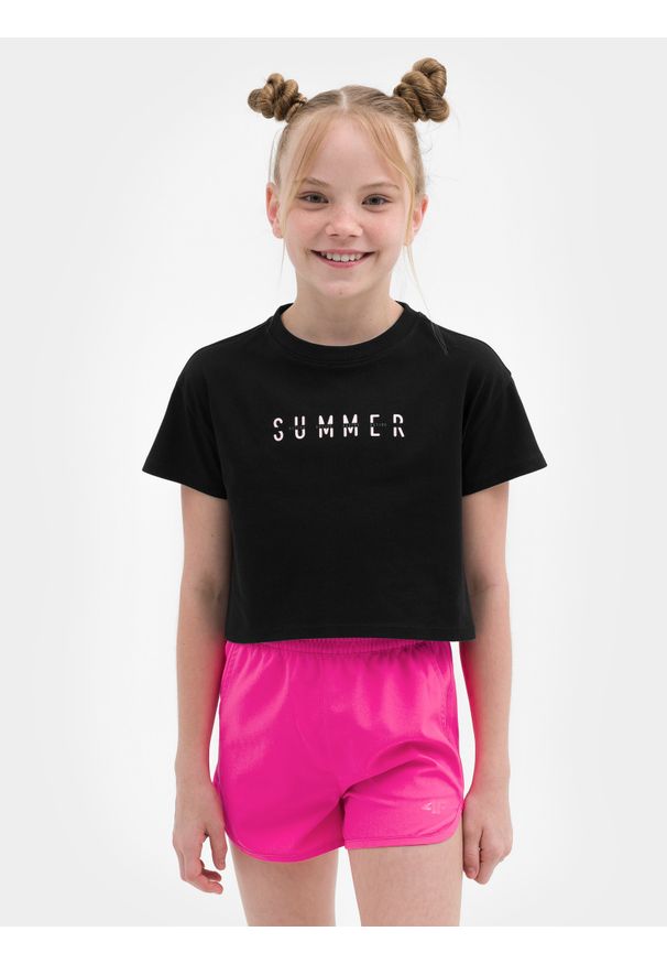 4f - T-shirt crop top z nadrukiem dziewczęcy. Kolor: czarny. Materiał: bawełna. Wzór: nadruk
