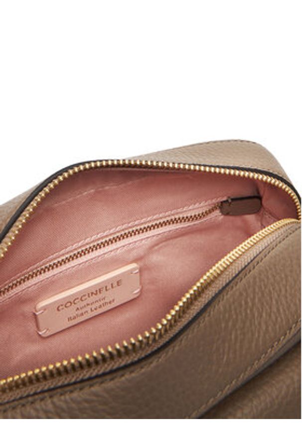 Coccinelle Torebka NOF Coccinelle Beat Soft Ribb E1 NOF 15 02 01 Brązowy. Kolor: brązowy. Materiał: skórzane