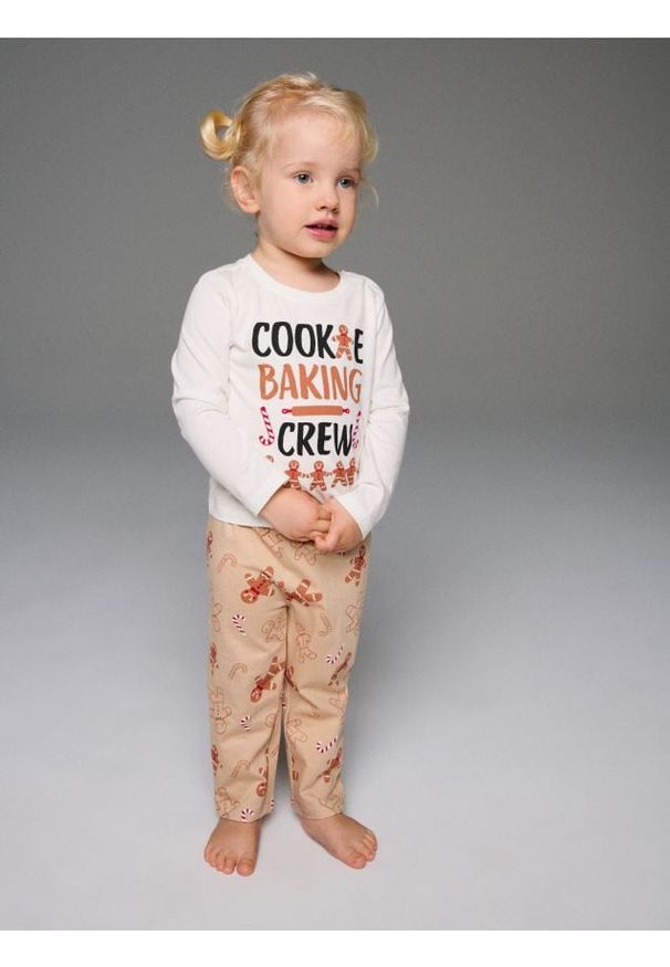 Sinsay - Piżama dwuczęściowa z motywem świątecznym - kremowy. Kolor: kremowy. Styl: wizytowy