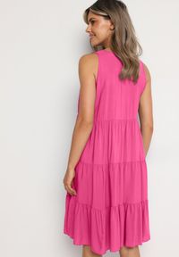 Born2be - Fuksjowa Rozkloszowana Sukienka z Bawełny na Ramiączkach Zasea. Okazja: na co dzień, na randkę. Typ kołnierza: dekolt w kształcie V. Kolor: różowy. Materiał: bawełna. Długość rękawa: na ramiączkach. Styl: casual, elegancki #3