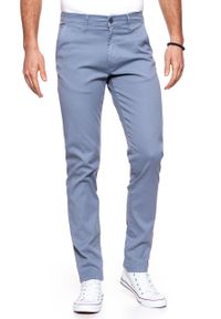 Wrangler - WRANGLER SPODNIE MĘSKIE CHINO FLINSTONE BLUE W16LHE13F. Materiał: materiał #9