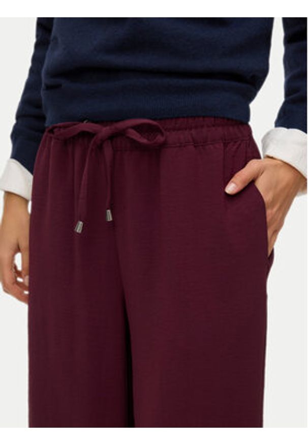 Vero Moda Spodnie dresowe Esme 10338748 Bordowy Regular Fit. Kolor: czerwony. Materiał: syntetyk