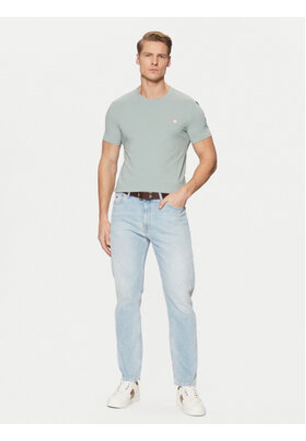 Guess T-Shirt M2YI24 J1314 Błękitny Slim Fit. Kolor: niebieski. Materiał: bawełna