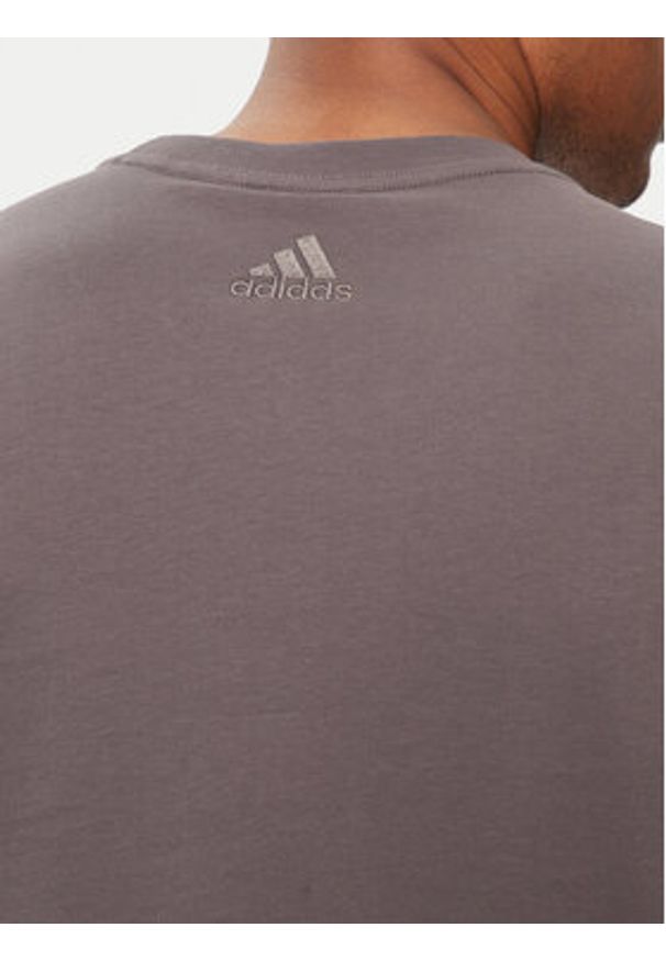 Adidas - adidas T-Shirt Essentials IS1343 Brązowy Regular Fit. Kolor: brązowy. Materiał: bawełna