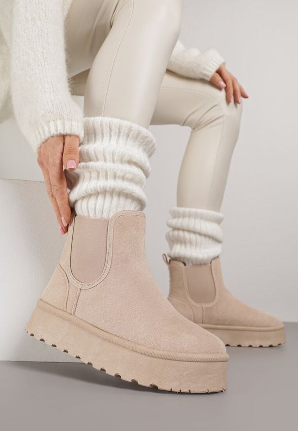 Born2be - Beżowe Śniegowce na Grubej Podeszwie w Stylu Sztybletów Avrenna. Okazja: na co dzień. Kolor: beżowy. Materiał: jeans. Styl: casual, klasyczny