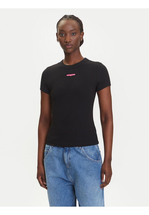 Tommy Jeans T-Shirt Script Label DW0DW21402 Czarny Slim Fit. Kolor: czarny. Materiał: bawełna
