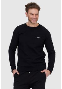 Balmain - BALMAIN Czarna bluza męska z aksamitnym logo. Kolor: czarny. Materiał: prążkowany, bawełna. Wzór: aplikacja