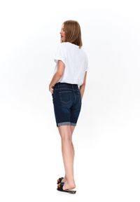 TOP SECRET - Jeansowe szorty damskie. Okazja: na co dzień. Kolor: niebieski. Materiał: jeans. Długość: krótkie. Sezon: zima, jesień. Styl: casual #2