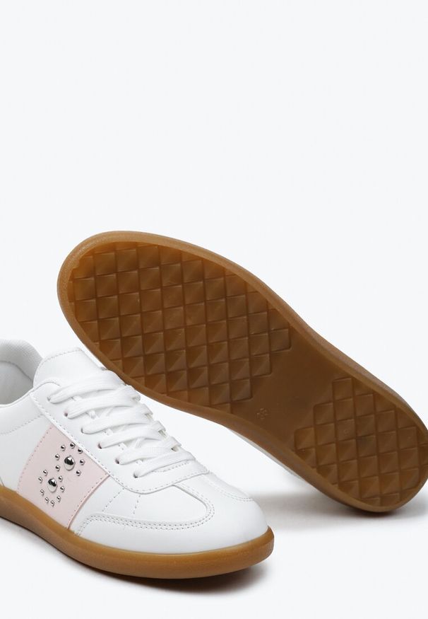 Renee - Biało-Różowe Sneakersy na Płaskiej Podeszwie z Wiązaniem i Ozdobną Wstawką Drukesti. Nosek buta: okrągły. Zapięcie: sznurówki. Kolor: biały. Materiał: materiał. Obcas: na płaskiej podeszwie. Wysokość obcasa: niski