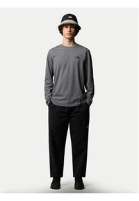 The North Face Longsleeve Simple Dome NF0A87QN Szary Regular Fit. Kolor: szary. Materiał: syntetyk, bawełna. Długość rękawa: długi rękaw #5