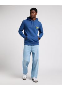 Lee - LEE WOBBLY HOODIE MĘSKA BLUZA NIEROZPINANA LOGO MIDNIGHT NAVY 112349102 LM54016852. Typ kołnierza: kaptur