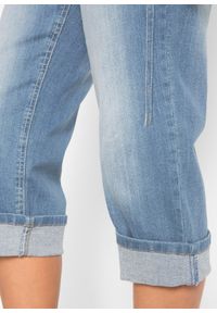 bonprix - Dżinsy rybaczki Slim Fit, mid waist, bawełna. Kolor: niebieski #2