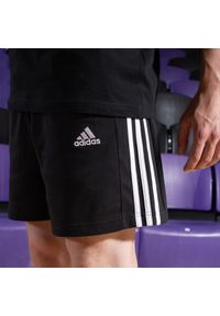 Spodenki fitness męskie Adidas. Kolor: czarny, wielokolorowy, biały. Materiał: bawełna, poliester. Sport: fitness