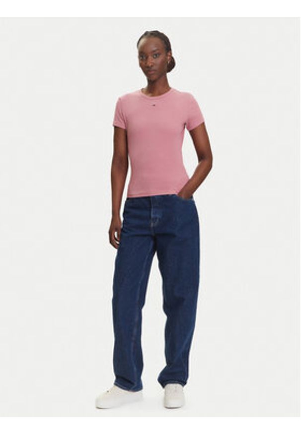 Tommy Jeans T-Shirt Essential DW0DW17383 Różowy Slim Fit. Kolor: różowy. Materiał: bawełna