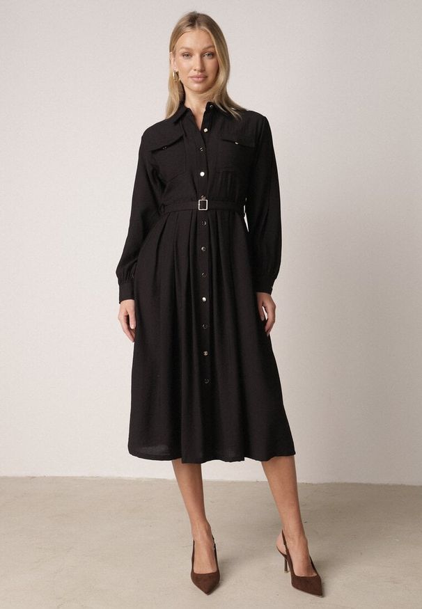 Born2be - Czarna Wiskozowa Sukienka Koszulowa z Paskiem Andranassa. Okazja: na co dzień. Kolor: czarny. Materiał: wiskoza. Wzór: aplikacja. Typ sukienki: koszulowe. Styl: casual, elegancki