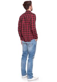 Wrangler - KOSZULA WRANGLER LS 1PKT BUTTON DOWN SALSA RED W5874NQWN. Typ kołnierza: button down. Kolor: czarny. Materiał: materiał #4