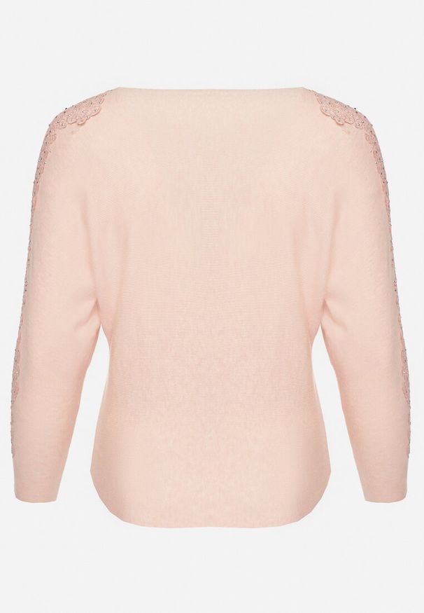 Born2be - Jasnoróżowa Bluzka z Wiskozą i Bawełną o Kroju Nietoperza Ozdobiona Koronką i Cyrkoniami Erisele. Okazja: na co dzień. Kolor: różowy. Materiał: wiskoza, bawełna, koronka. Wzór: aplikacja, koronka. Styl: casual
