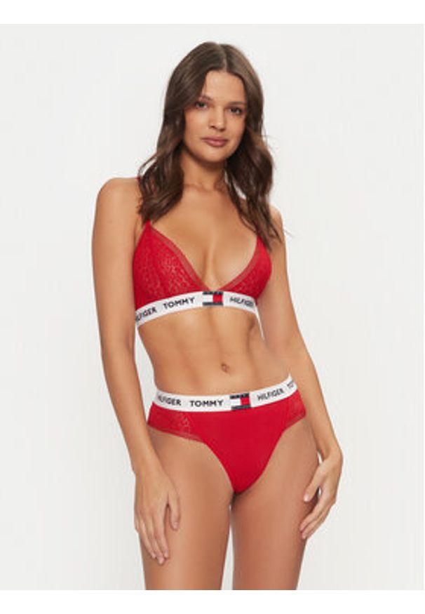 TOMMY HILFIGER - Tommy Hilfiger Stringi UW0UW05619 Czerwony. Kolor: czerwony. Materiał: bawełna