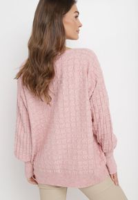 Born2be - Jasnoróżowy Klasyczny Sweter z Rękawami Nietoperza Steresa. Kolor: różowy. Długość rękawa: długi rękaw. Długość: długie. Styl: klasyczny #5