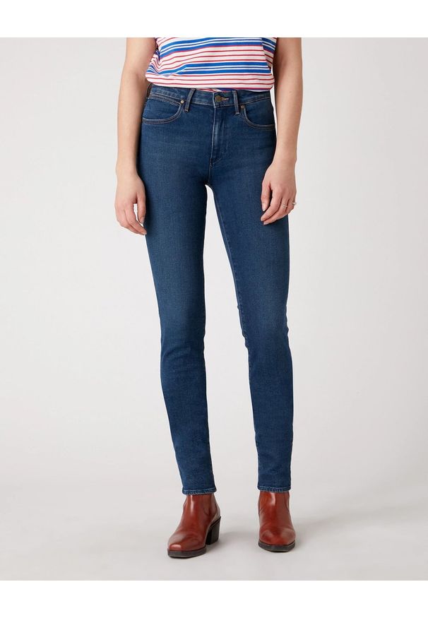 Wrangler - DAMSKIE SPODNIE JEANSOWE WRANGLER SLIM VINTAGE INK W28LGD18I 112128386. Styl: vintage