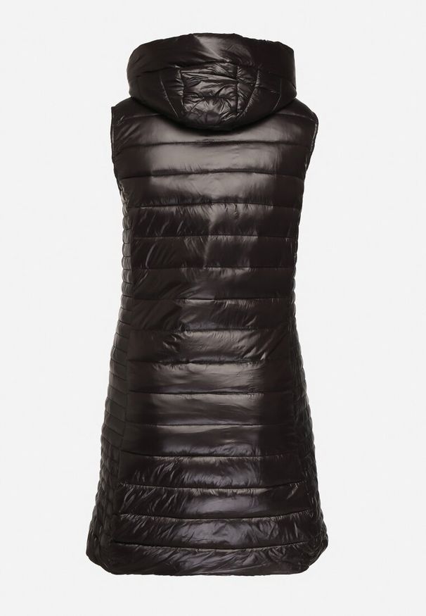 Born2be - Czarna Kamizelka Pikowana na Suwak z Kapturem Quenaria. Typ kołnierza: kaptur. Kolor: czarny. Materiał: jeans. Styl: elegancki