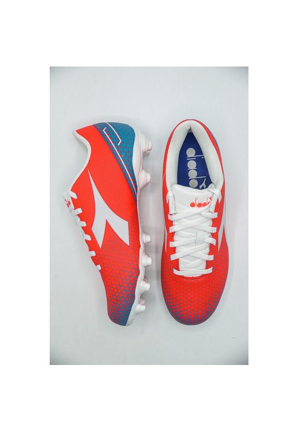 Buty do piłki nożnej Diadora Pichichi 6 MG14, Mężczyźni. Kolor: czerwony. Materiał: skóra ekologiczna, materiał. Sport: piłka nożna