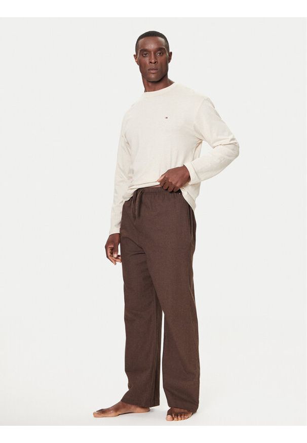 TOMMY HILFIGER - Tommy Hilfiger Piżama UM0UM03689 Brązowy Relaxed Fit. Kolor: brązowy. Materiał: bawełna