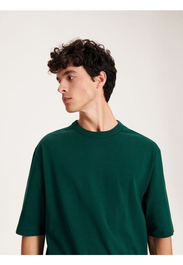 Reserved - Bawełniany t-shirt - ciemnozielony. Kolor: zielony. Materiał: bawełna