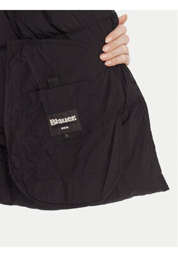 Blauer Kurtka zimowa 25WBLDC03166 Czarny Regular Fit. Kolor: czarny. Materiał: syntetyk. Sezon: zima