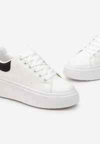 Renee - Biało-Czarne Sneakersy na Grubej Podeszwie Yarna. Okazja: na co dzień. Kolor: biały #4