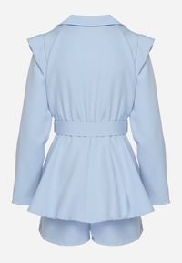 Born2be - Jasnoniebieski Kombinezon w Stylu Garniturowym z Paskiem i Ozdobnym Guzikiem Arazia. Kolor: niebieski. Styl: elegancki #3