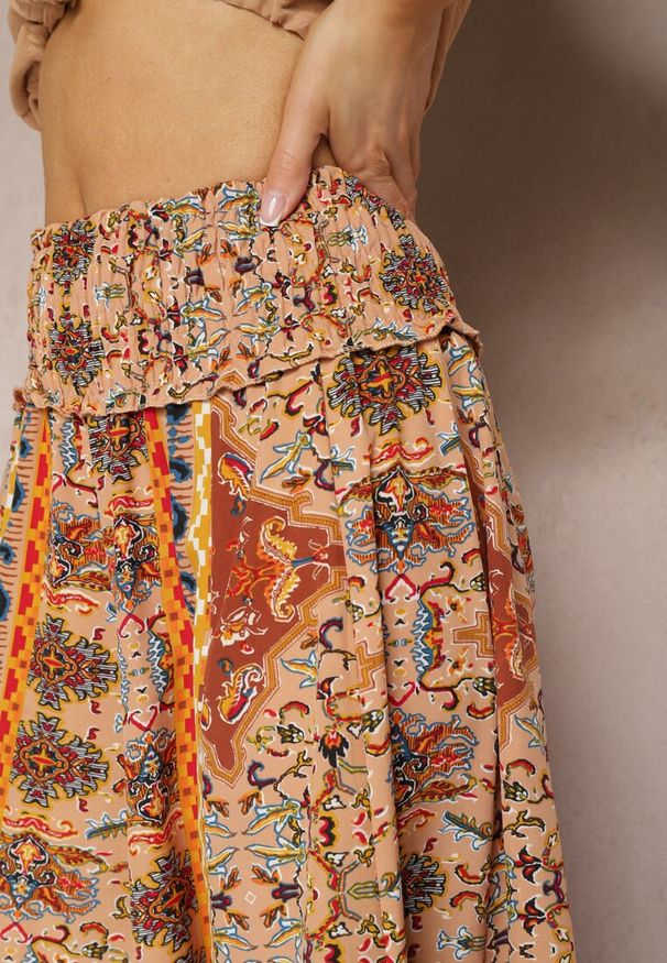 Renee - Beżowe Spodnie z Szerokimi Nogawkami Palazzo High Waist z Gumką w Talii Fiesa. Okazja: na co dzień. Stan: podwyższony. Kolor: beżowy. Styl: retro, casual