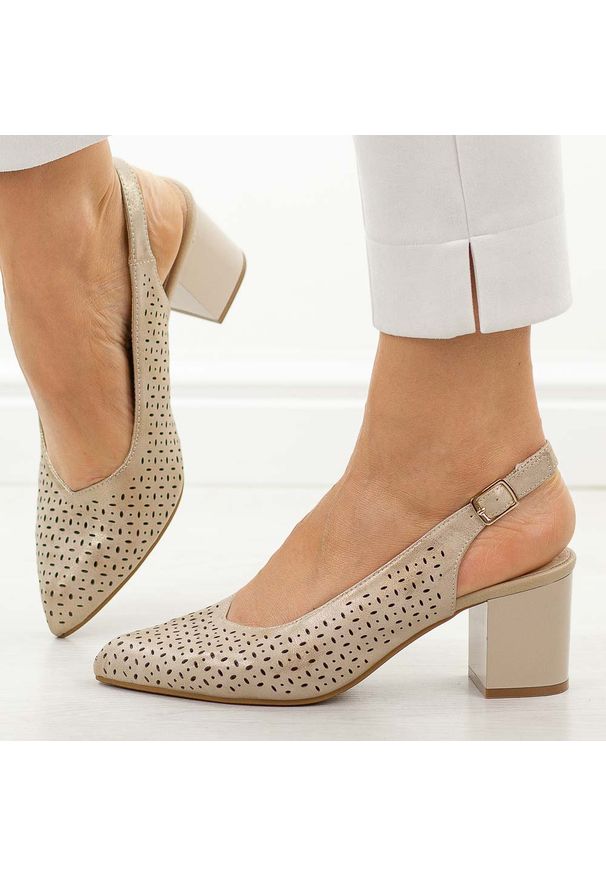Złote skórzane ażurowe czółenka damskie Jezzi 2263A-5. Okazja: na co dzień, na imprezę. Kolor: złoty. Materiał: skóra. Szerokość cholewki: normalna. Wzór: ażurowy. Sezon: wiosna, lato. Obcas: na słupku. Styl: casual, elegancki, klasyczny, wizytowy
