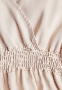 Renee - Jasnobeżowy Kombinezon z Wiskozy Zotolio. Okazja: na co dzień. Kolor: beżowy. Materiał: wiskoza. Długość: długie. Wzór: gładki. Sezon: lato. Styl: casual, elegancki #5