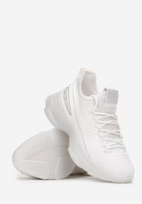 Renee - Białe Sneakersy Pherinna. Wysokość cholewki: przed kostkę. Kolor: biały. Materiał: guma, materiał. Szerokość cholewki: normalna. Obcas: na platformie #2