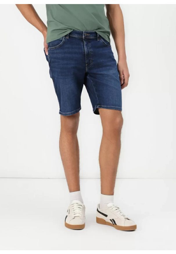 Wrangler - WRANGLER MĘSKIE SPODENKI JEANSOWE WRANGLER TEXAS SHORTS VINTAGE STORM 112362313. Styl: vintage