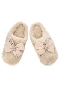 Beżowe Kapcie Filippo Ocieplane Damskie Buty Po Domu. Okazja: do domu. Kolor: beżowy. Szerokość cholewki: normalna. Wzór: aplikacja. Styl: elegancki #3