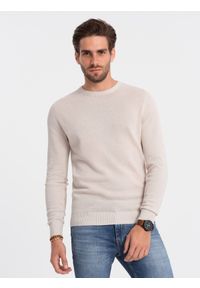 Ombre Clothing - Sweter męski z teksturą i półokrągłym dekoltem - beżowy V6. Kolor: beżowy. Materiał: akryl, bawełna. Długość rękawa: długi rękaw. Długość: długie. Wzór: aplikacja #3