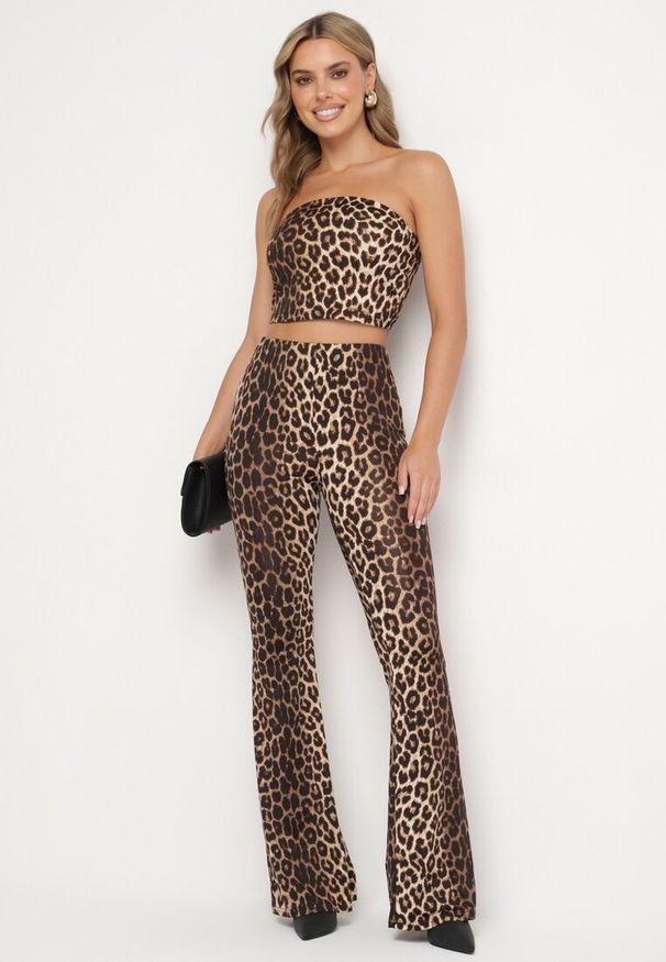 Born2be - Brązowy Dopasowany Top w Panterkę z Gumką na Plecach Arohia. Kolor: brązowy. Długość rękawa: bez rękawów. Wzór: motyw zwierzęcy. Sezon: wiosna, lato