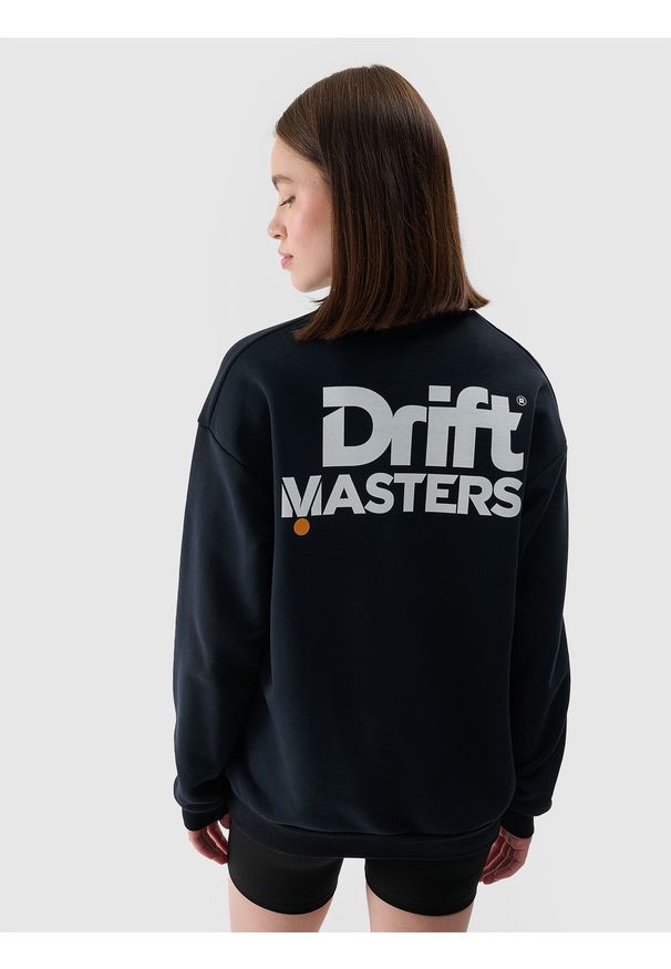 4f - 4F Bluza dresowa nierozpinana bez kaptura uniseks 4F x Drift Masters - czarna 3XL. Okazja: na co dzień. Typ kołnierza: bez kaptura. Kolor: czarny. Materiał: dresówka. Wzór: gładki, nadruk, ze splotem. Styl: klasyczny, sportowy, casual