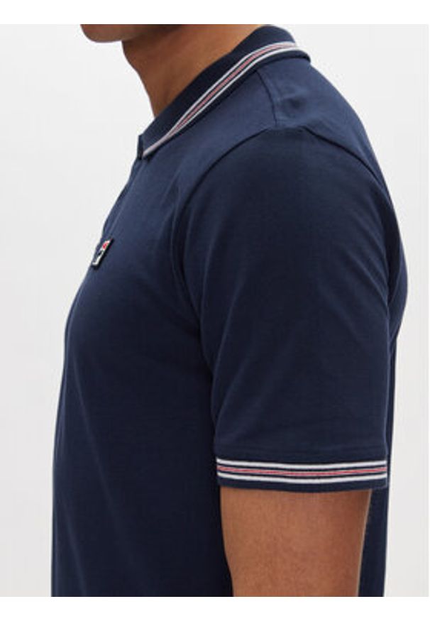 Fila Polo Lubeek FAM0898 Granatowy Regular Fit. Typ kołnierza: polo. Kolor: niebieski. Materiał: bawełna