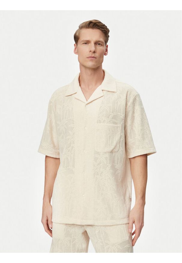 Guess Koszula F6GP05 KG362 Kremowy Regular Fit. Kolor: kremowy. Materiał: syntetyk