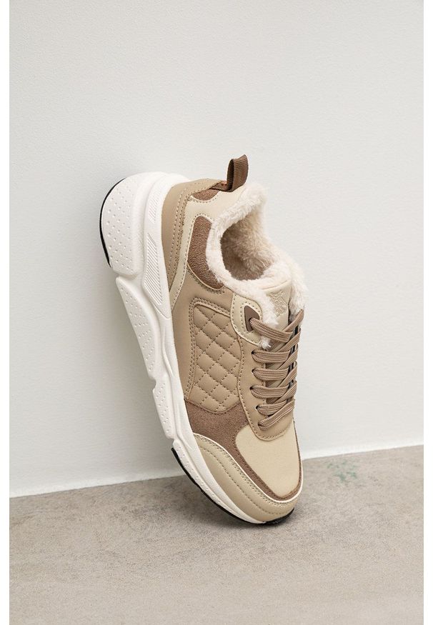 medicine - Medicine sneakersy kolor beżowy. Nosek buta: okrągły. Zapięcie: sznurówki. Kolor: beżowy. Materiał: guma. Obcas: na obcasie. Wysokość obcasa: niski