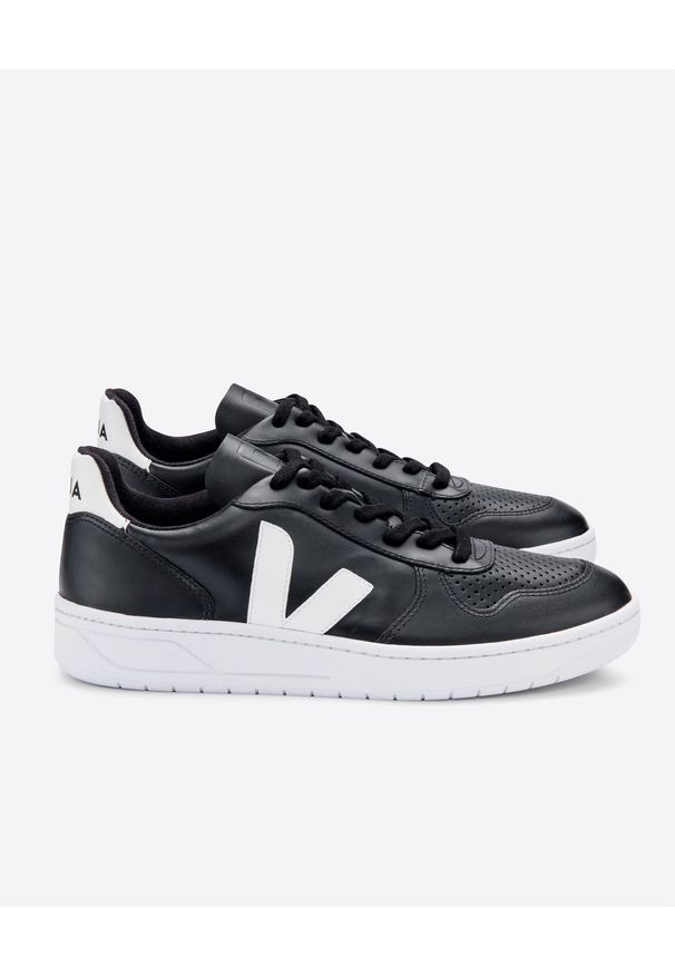 Veja - VEJA - Czarne sneakersy V-10. Kolor: czarny. Materiał: jeans, guma, bawełna, poliester, jersey. Wzór: aplikacja, geometria
