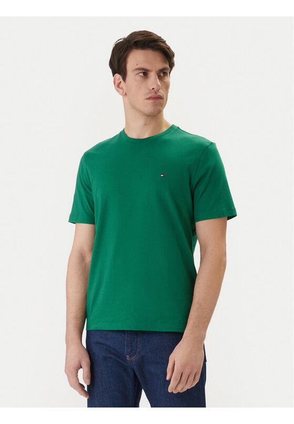 TOMMY HILFIGER - Tommy Hilfiger T-Shirt Ess Seasonal MW0MW39995 Zielony Regular Fit. Kolor: zielony. Materiał: bawełna