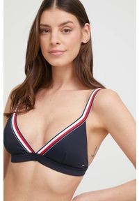TOMMY HILFIGER - Tommy Hilfiger biustonosz kąpielowy kolor granatowy lekko usztywniona miseczka. Kolor: niebieski. Materiał: materiał